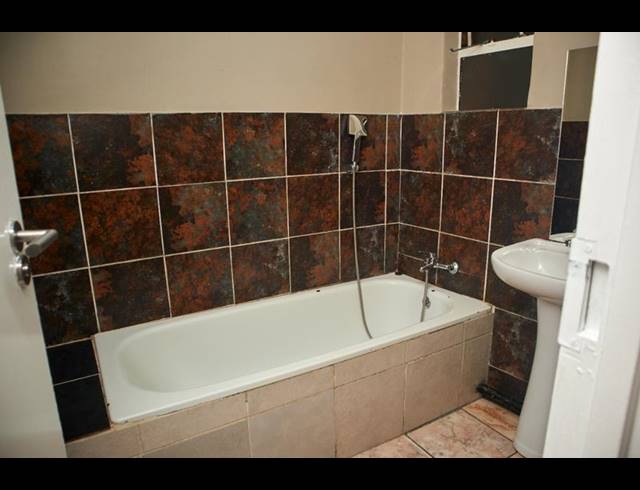 1 BEDROOM PROPERTY TO RENT IN BEREA